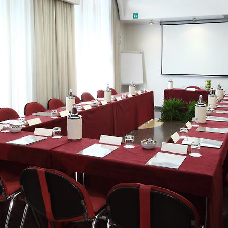 Hotel Sanpi Milano Kültér fotó