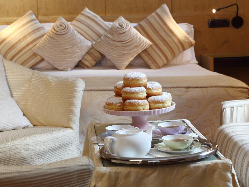 Hotel Sanpi Milano Kültér fotó